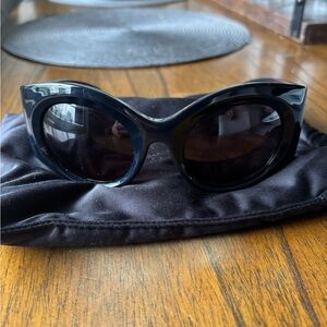 BALENCIAGA OVERSIZED SUNGLASSES